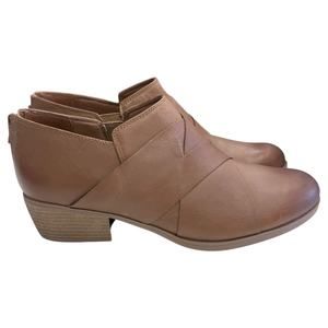 New Clarks Charlten Gema Womens Brown Leather‎ Block Heel Bootie 12M No Box